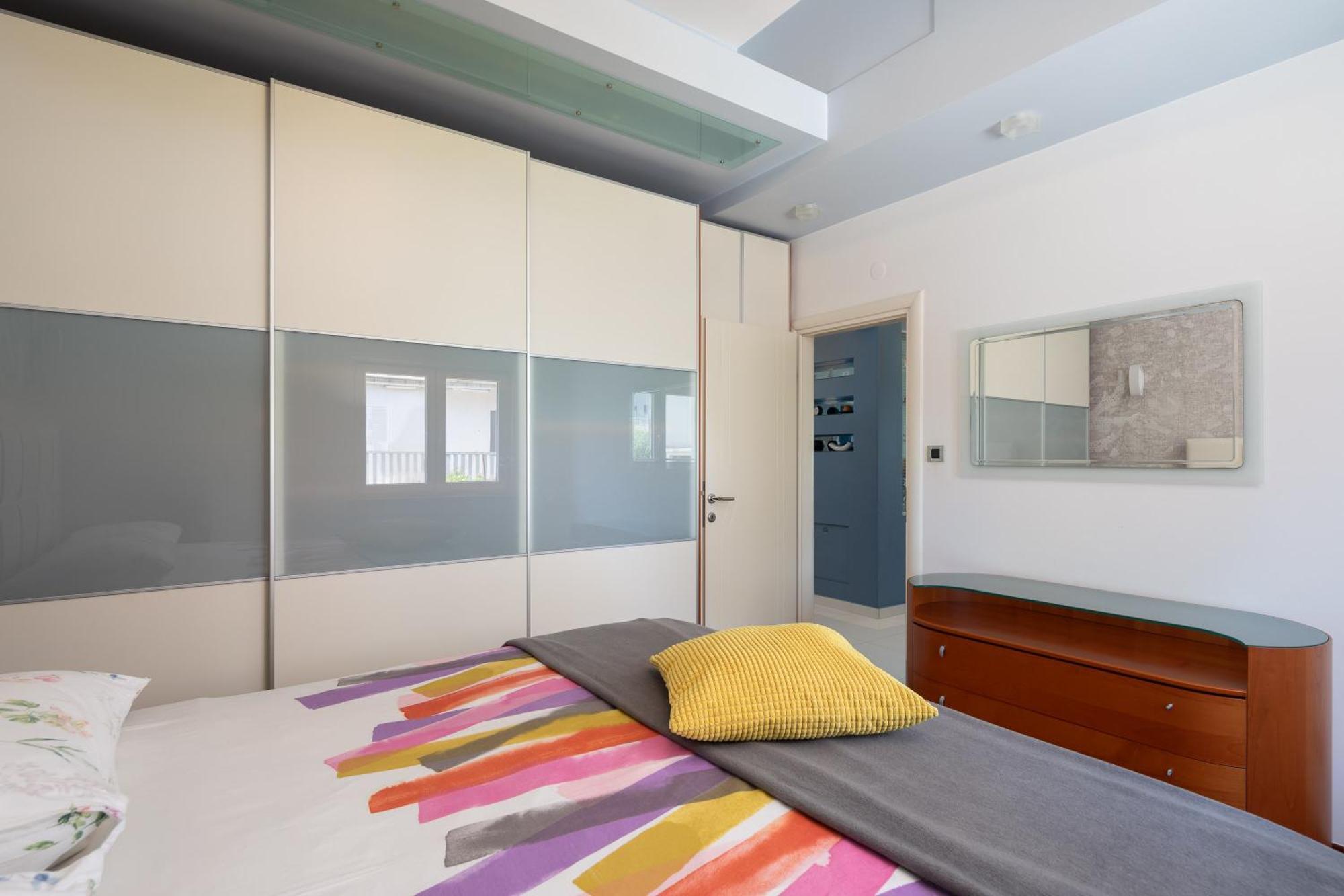 Brkic Apartments With Private Parking Makarska Quarto foto