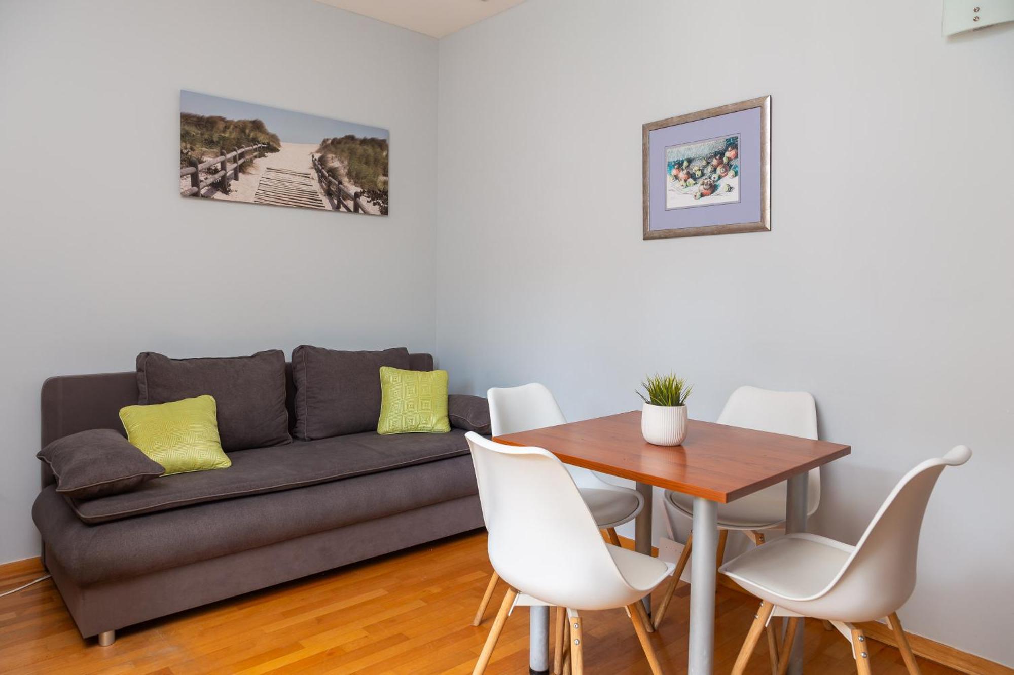 Brkic Apartments With Private Parking Makarska Quarto foto
