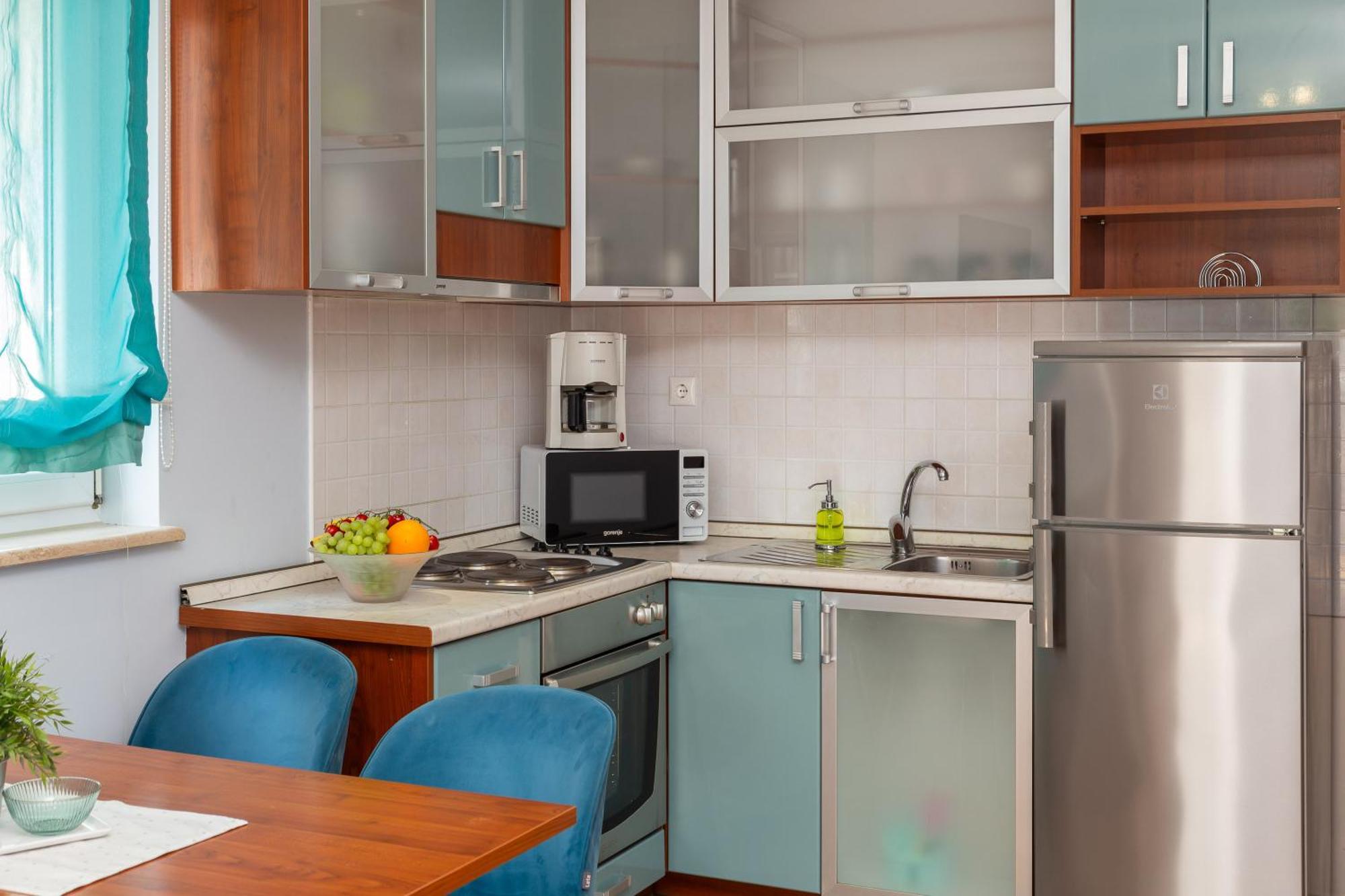 Brkic Apartments With Private Parking Makarska Quarto foto